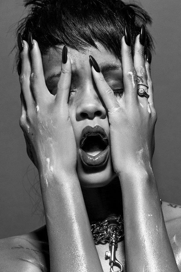 Rihanna-032c-12